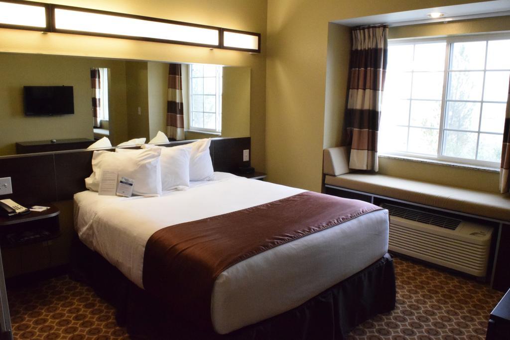 Microtel Inn&Suites Pecos Zimmer foto